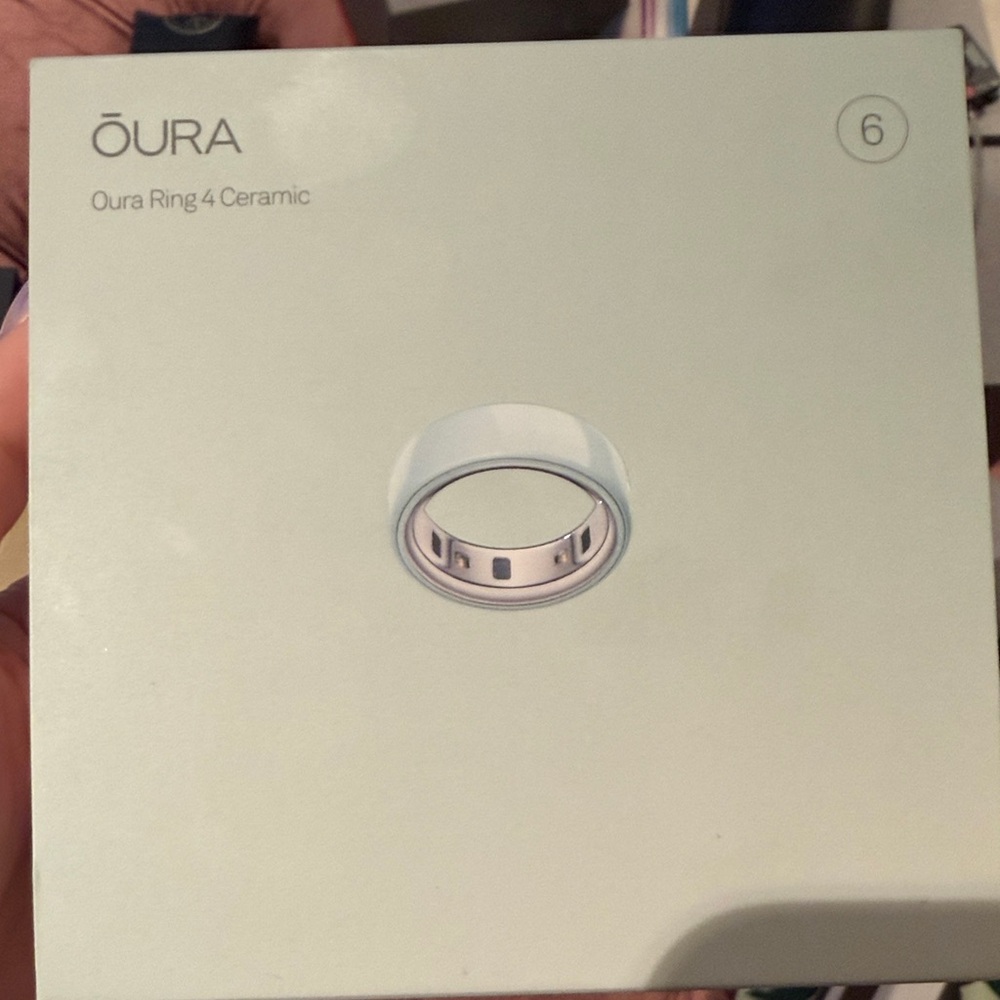 Oura Ring 4 Ceramic Tide size 6